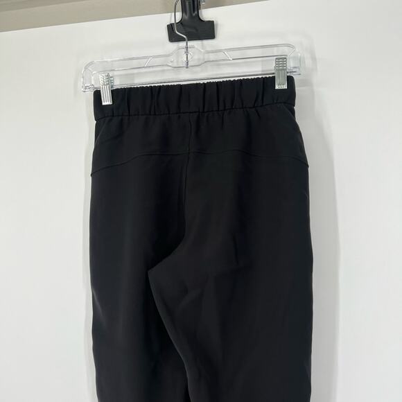 Lululemon On The Fly Pants Woven 27" in Black - Picture 6 of 9